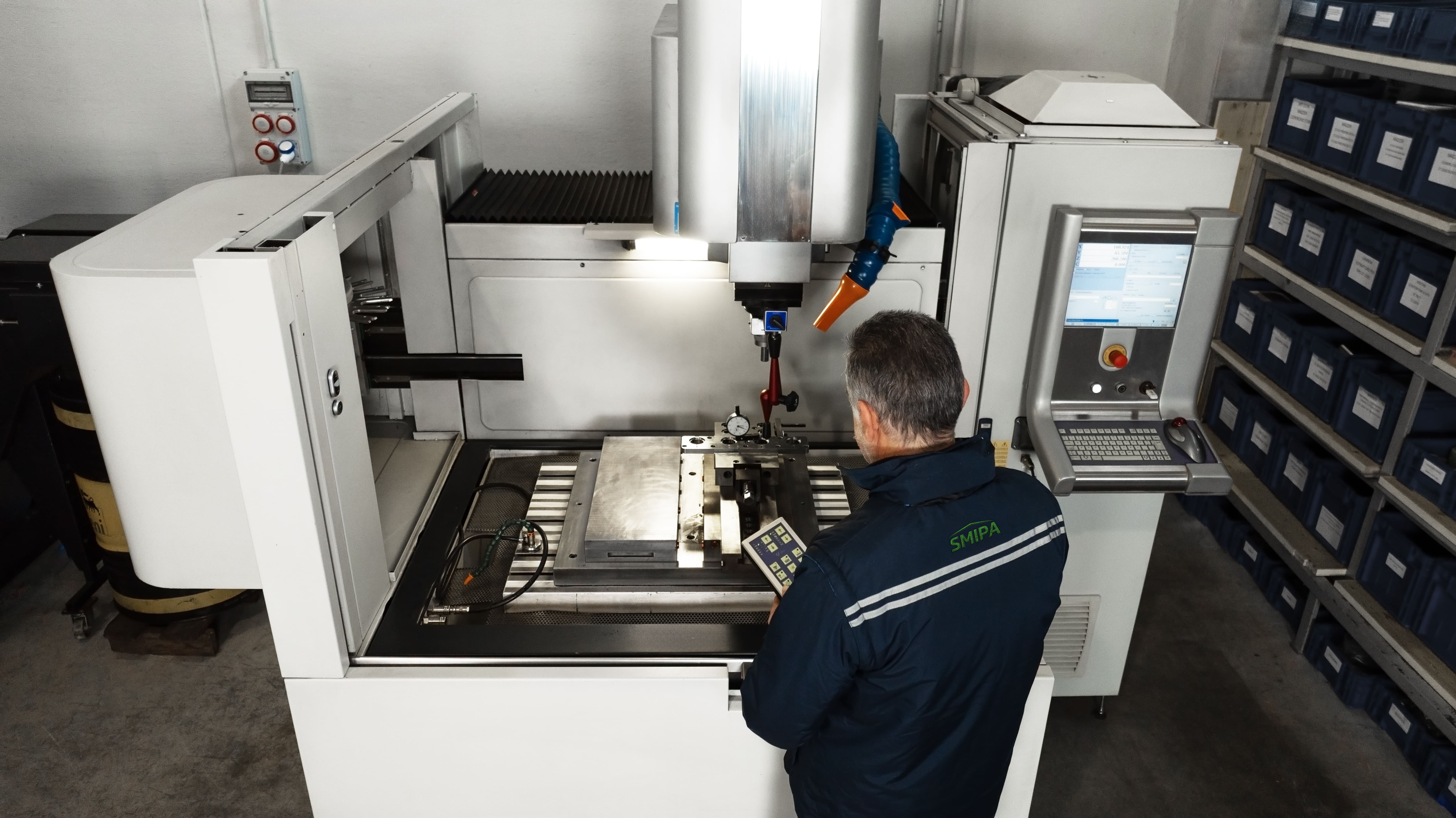 Gallery Smipa: ambiente di lavoro e stampi